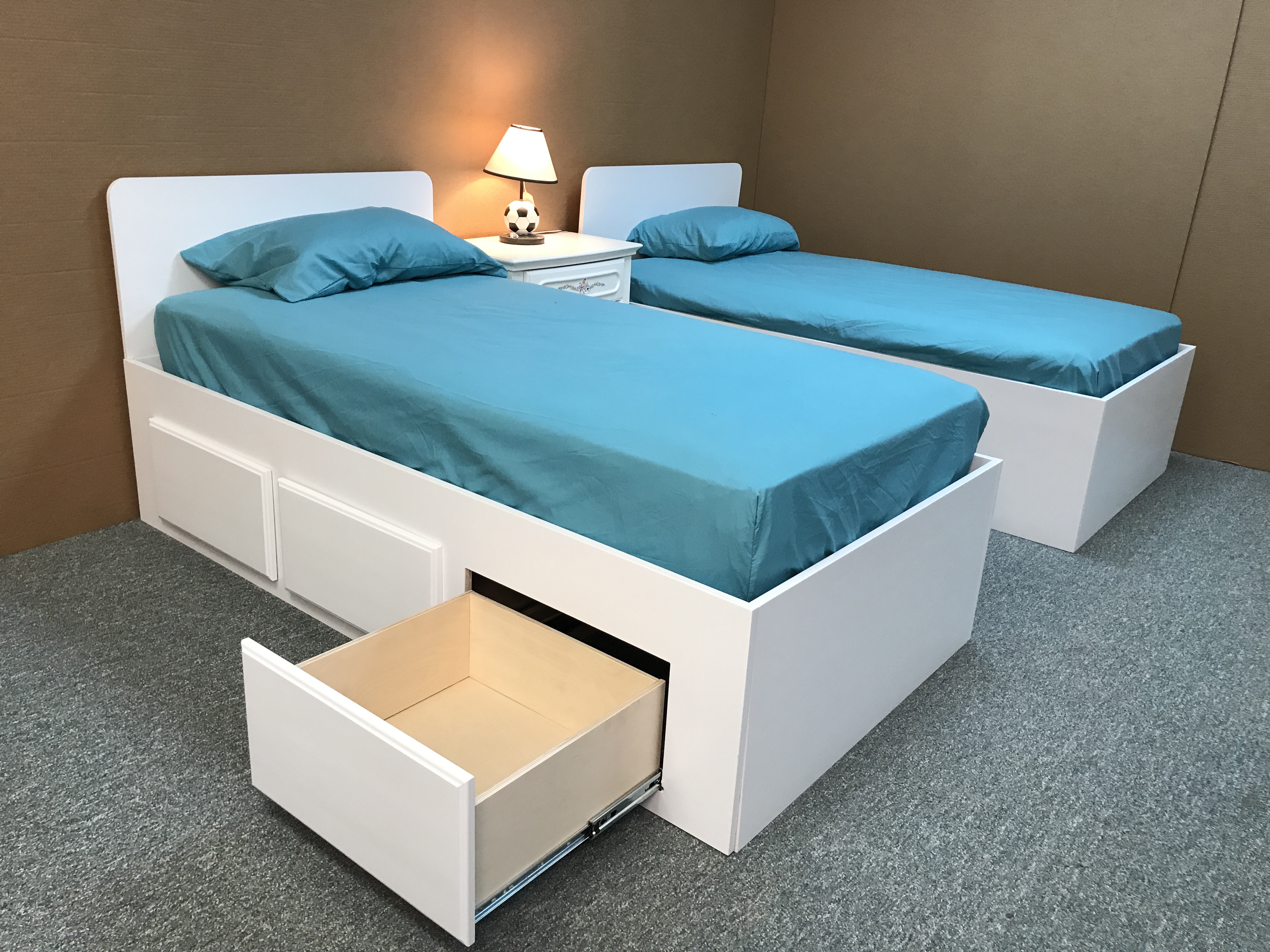 Ensemble Bed with Drawers