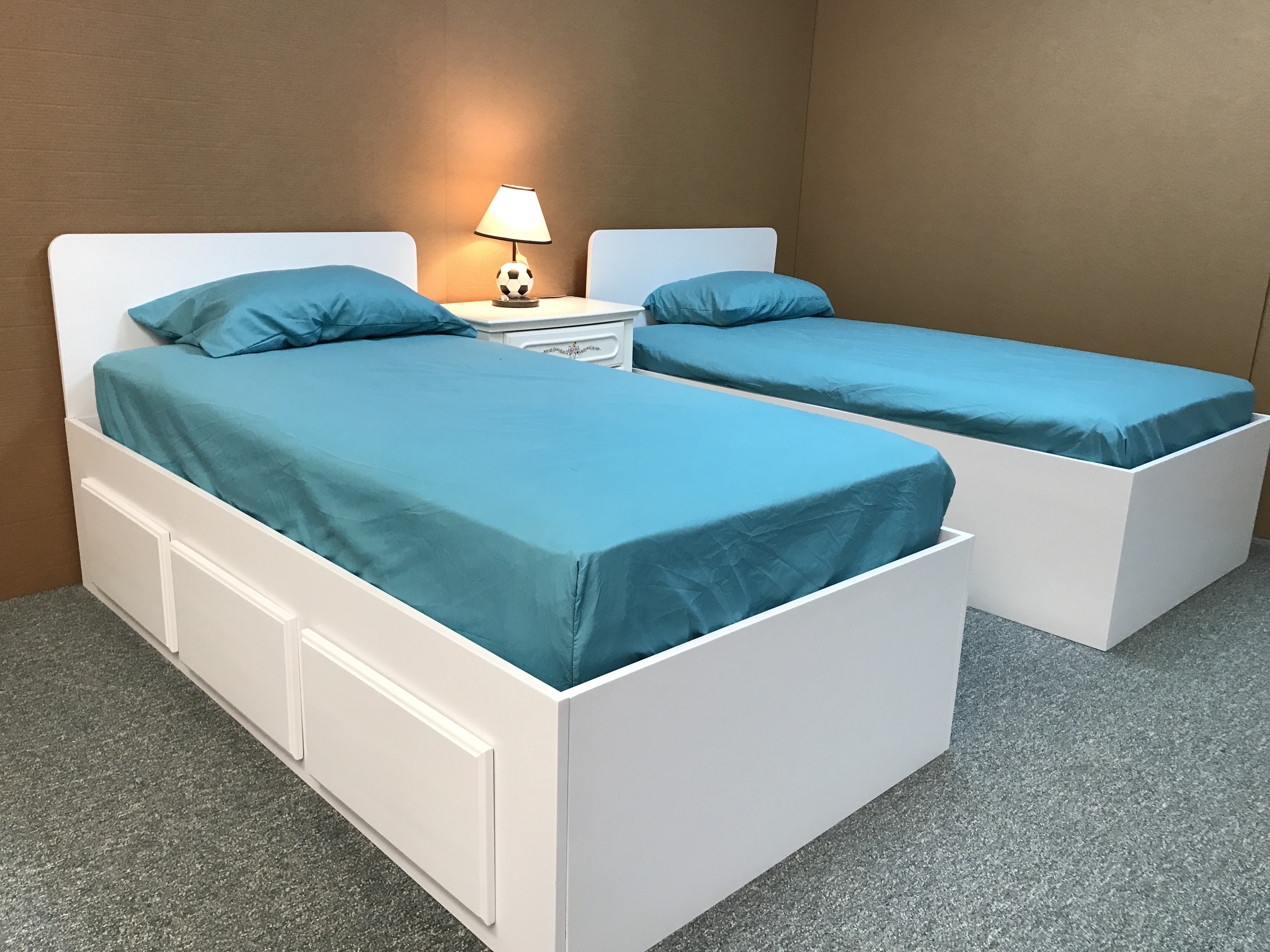Ensemble Bed with Drawers