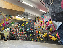 Bouldering_wall_(Luch_Climbing_Gym)_in_Saint-Petersburg,_Russia (1).jpg