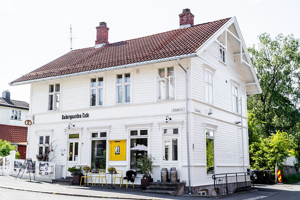 Utendørs gudstjeneste i Bakergaarden