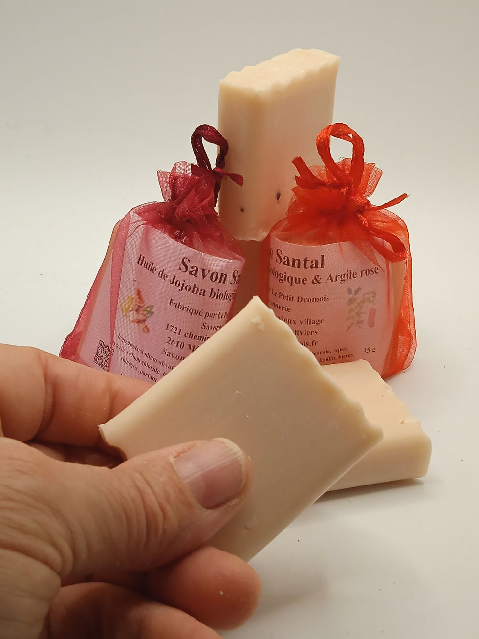 Thumbnail: Savon Santal huile de jojoba bio et argile rose