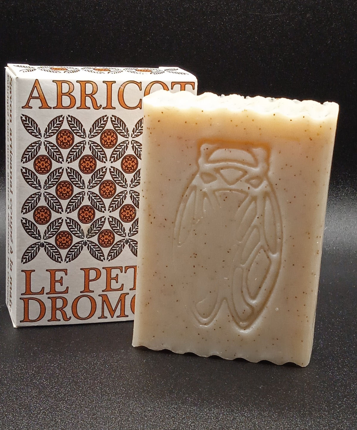 Savon Abricot à l'huile de noyaux d'abricot & exfoliant