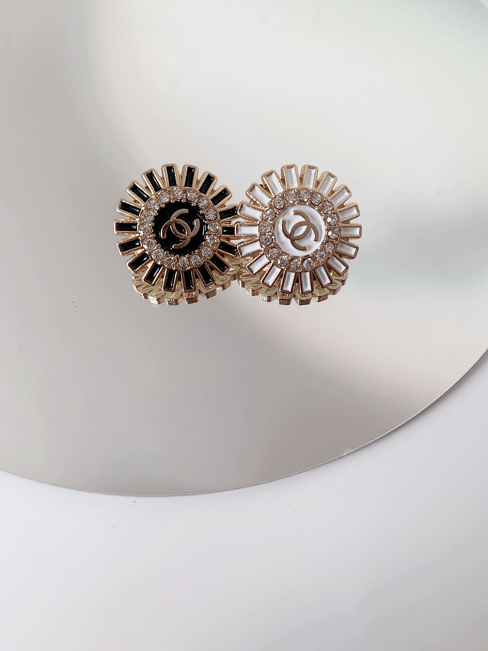 Thumbnail: CH004 Chanel buttons, 16/20mm