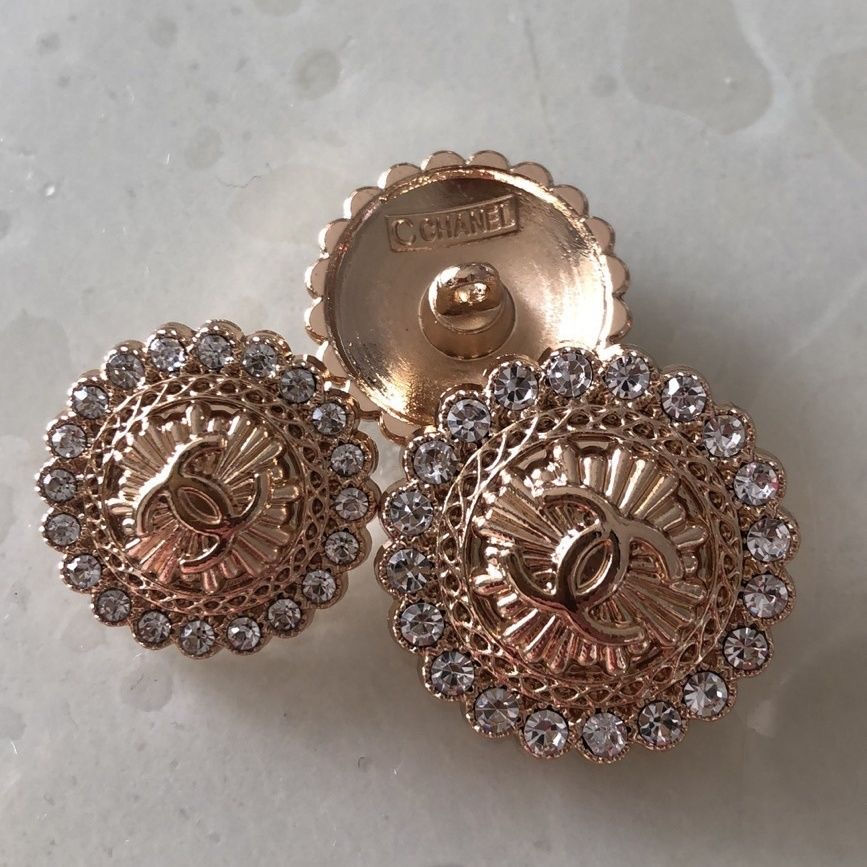 Thumbnail: CH033 Chanel Pearl/Diamond Buttons, 21/25mm