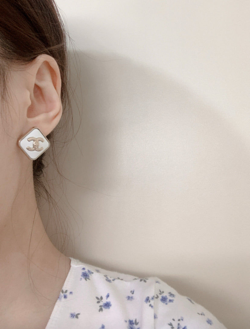 Thumbnail: CH029 Chanel Buttons, 20mm