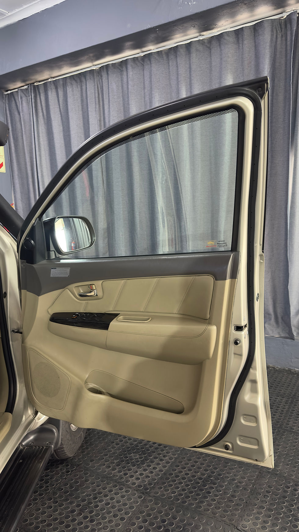 Thumbnail: 2013 Toyota Fortuner 3.0 D-4D Raised Body