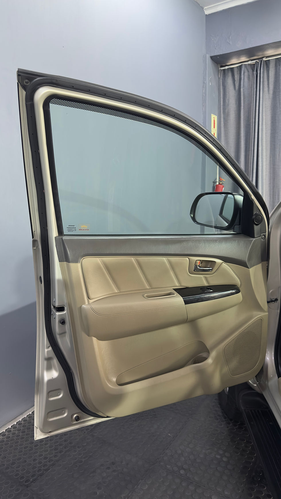 Thumbnail: 2013 Toyota Fortuner 3.0 D-4D Raised Body