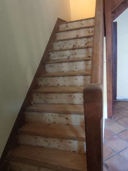 Aerogommage d'un escalier en bois par Absolute Rénovations Lyon