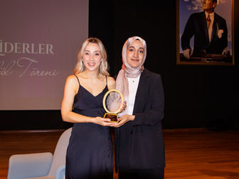 Burcu Ödüllerine Bir Yenisini Daha Ekledi