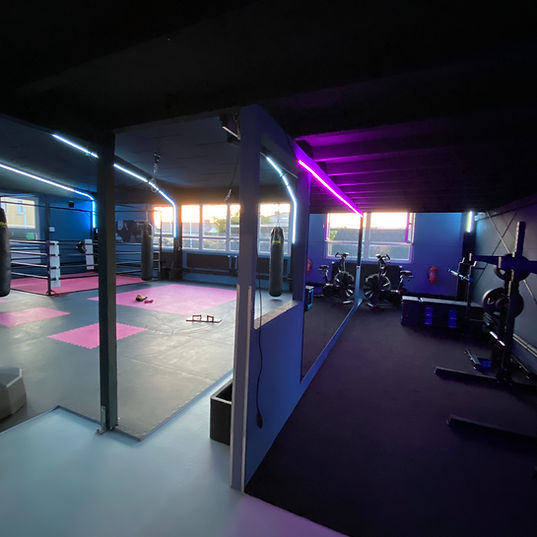 Chinesisches Kickboxen für Frauen_ LKF ACADEMY Solingen