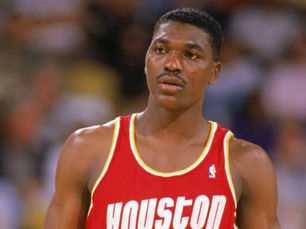 Hakeem Olajuwon: The Nigerian Dream in the Heart of the NBA