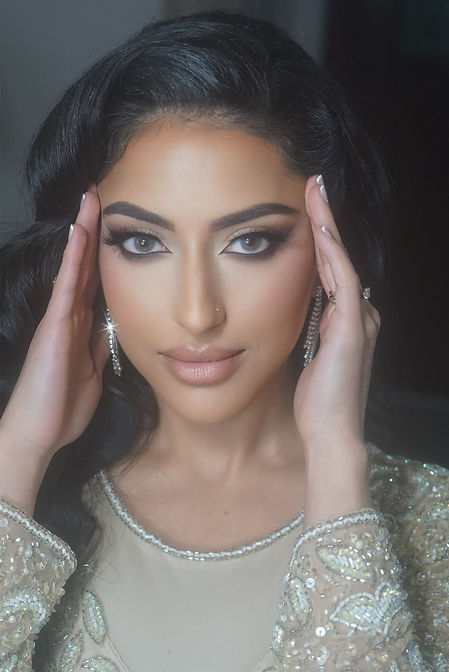 women with full glam make up