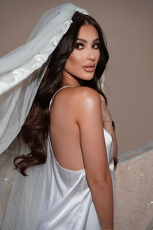bride hairstyle glamorous bridal look makeup