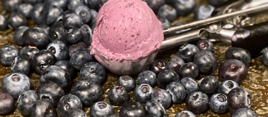 Helado de arándano y suero de leche 