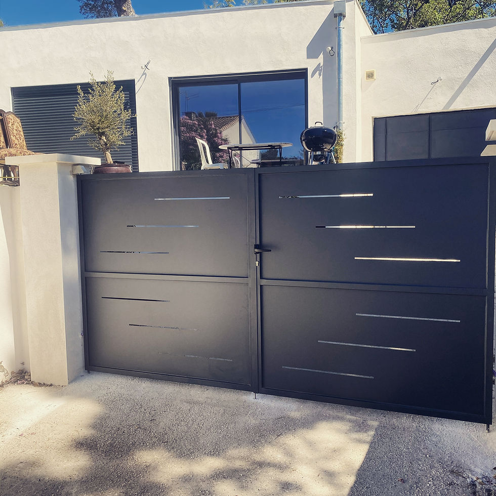 Portail découpes laser , thermolaquée double ventaux