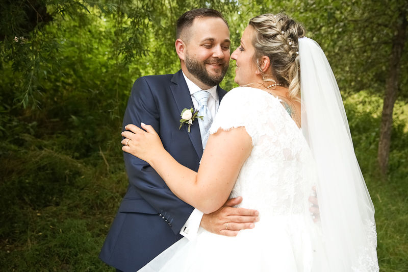 Verliebtes Brautpaar - Hochzeitsfotografie