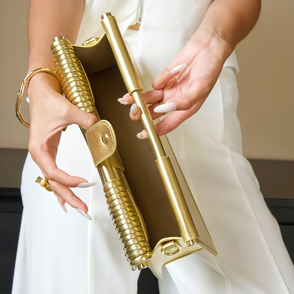 Thumbnail: The Elegant Minimalist Shoulder Bag That Complements Every 'Quiet Luxury' Outfit