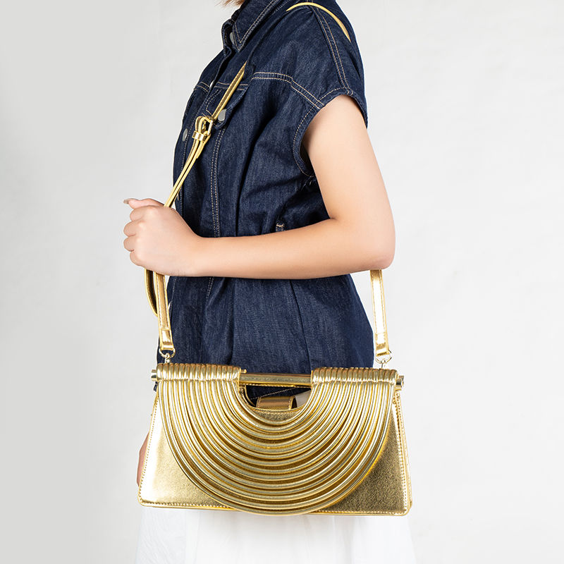 Thumbnail: The Elegant Minimalist Shoulder Bag That Complements Every 'Quiet Luxury' Outfit