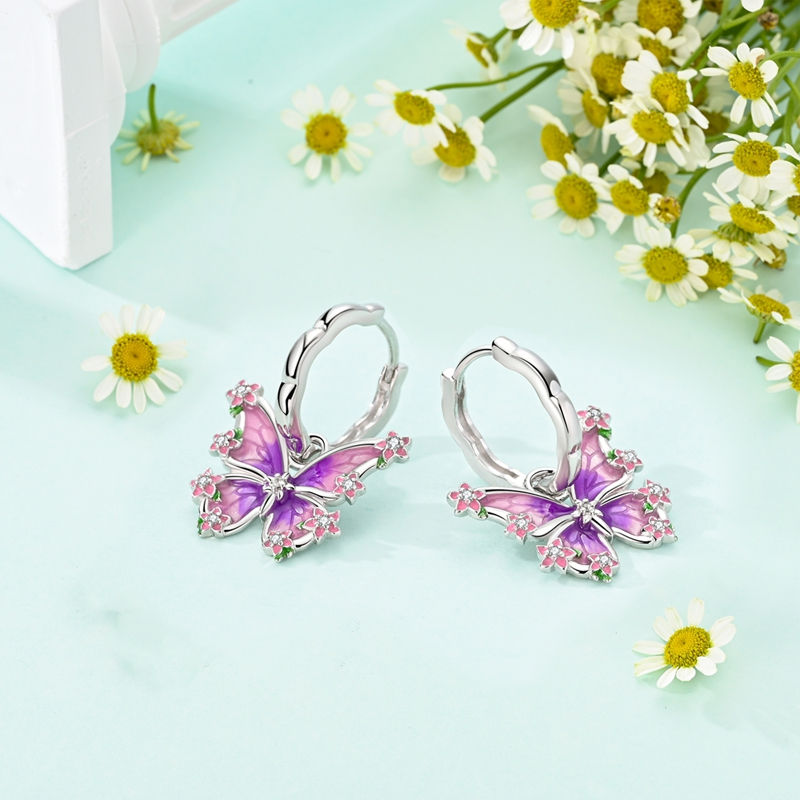 Thumbnail: Luxury Sparkle: Sterling Silver Heart Earrings