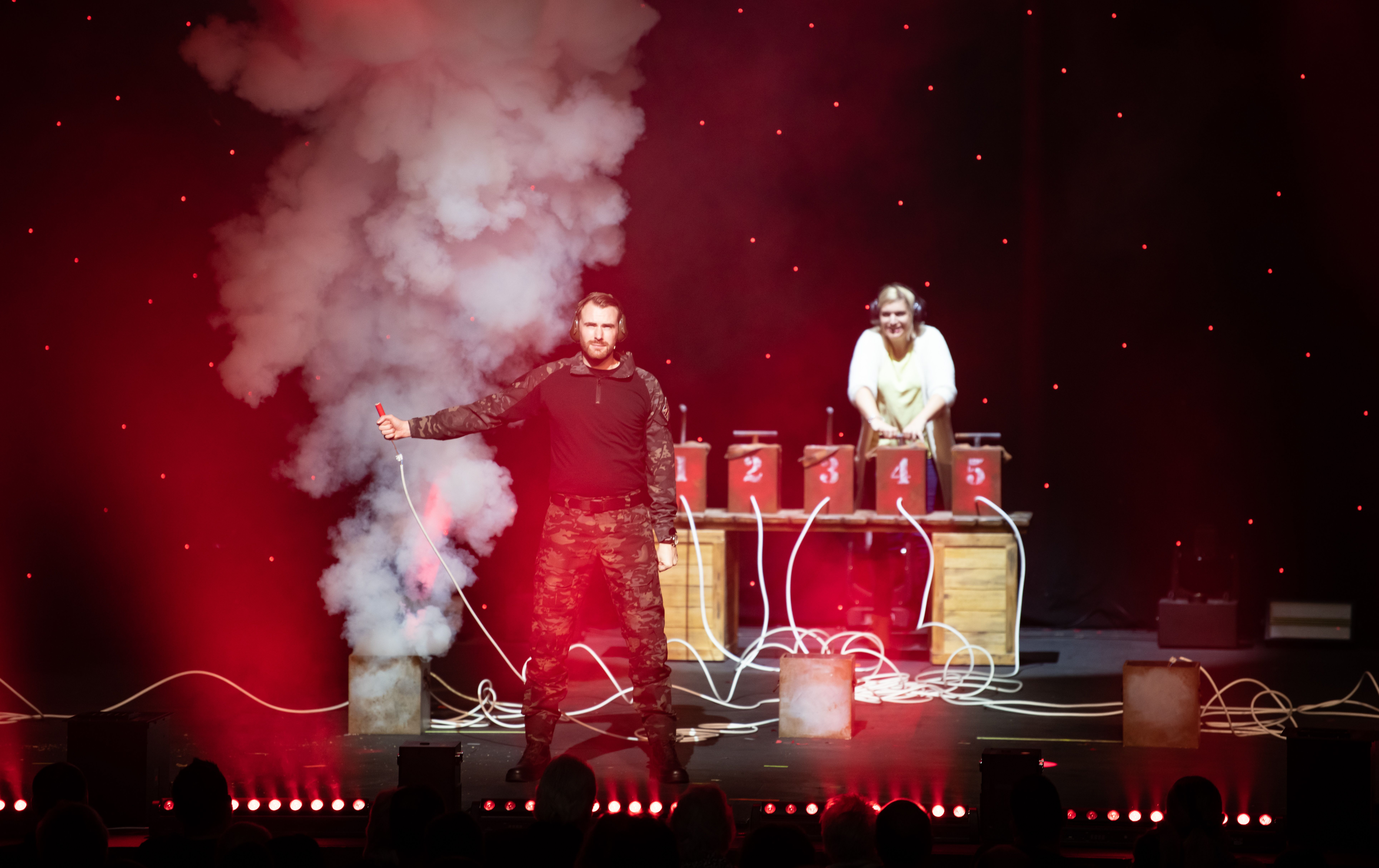 Richard Jones live show photograph 4
