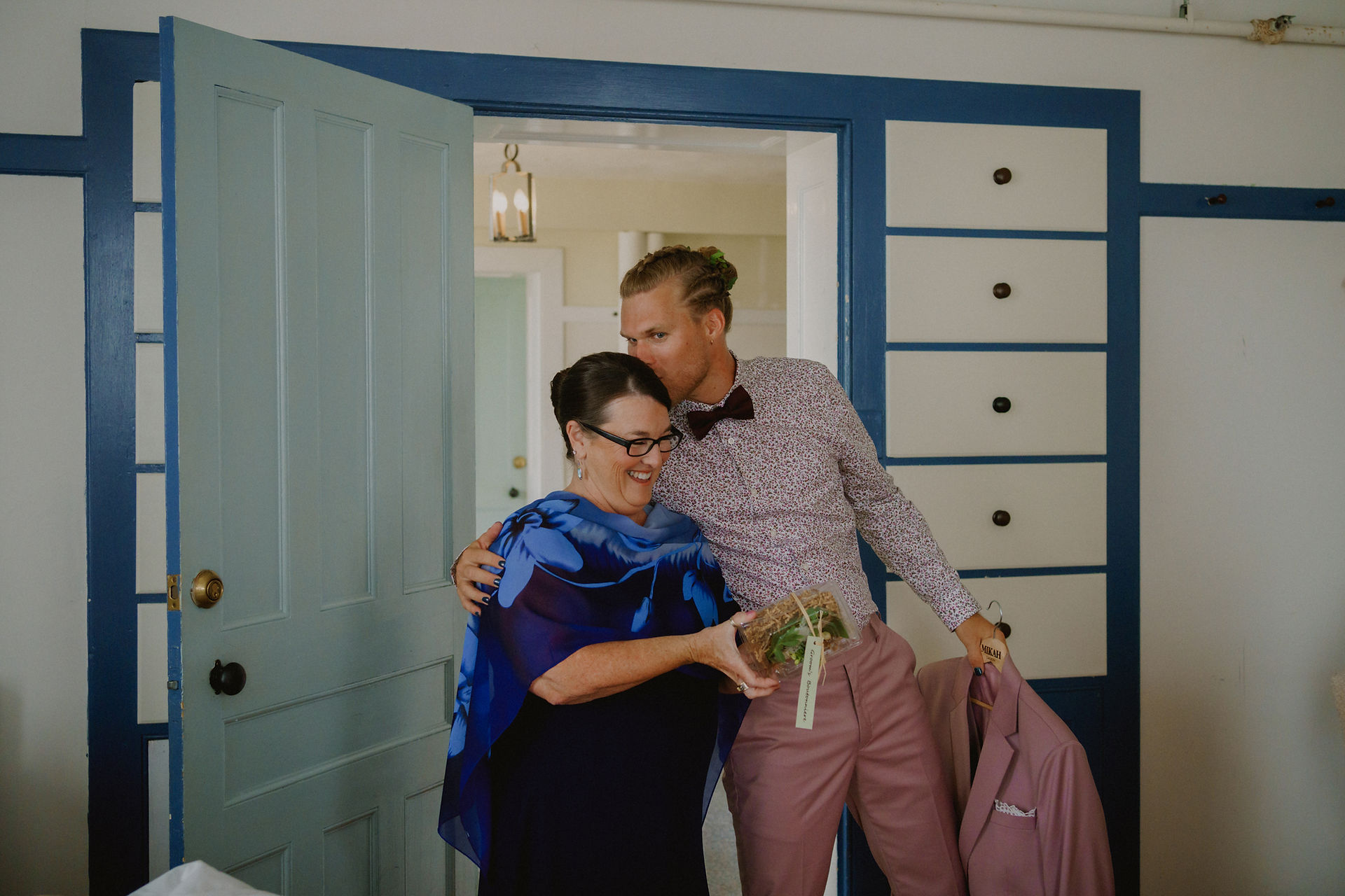 groom getting ready for new hampshire wedding