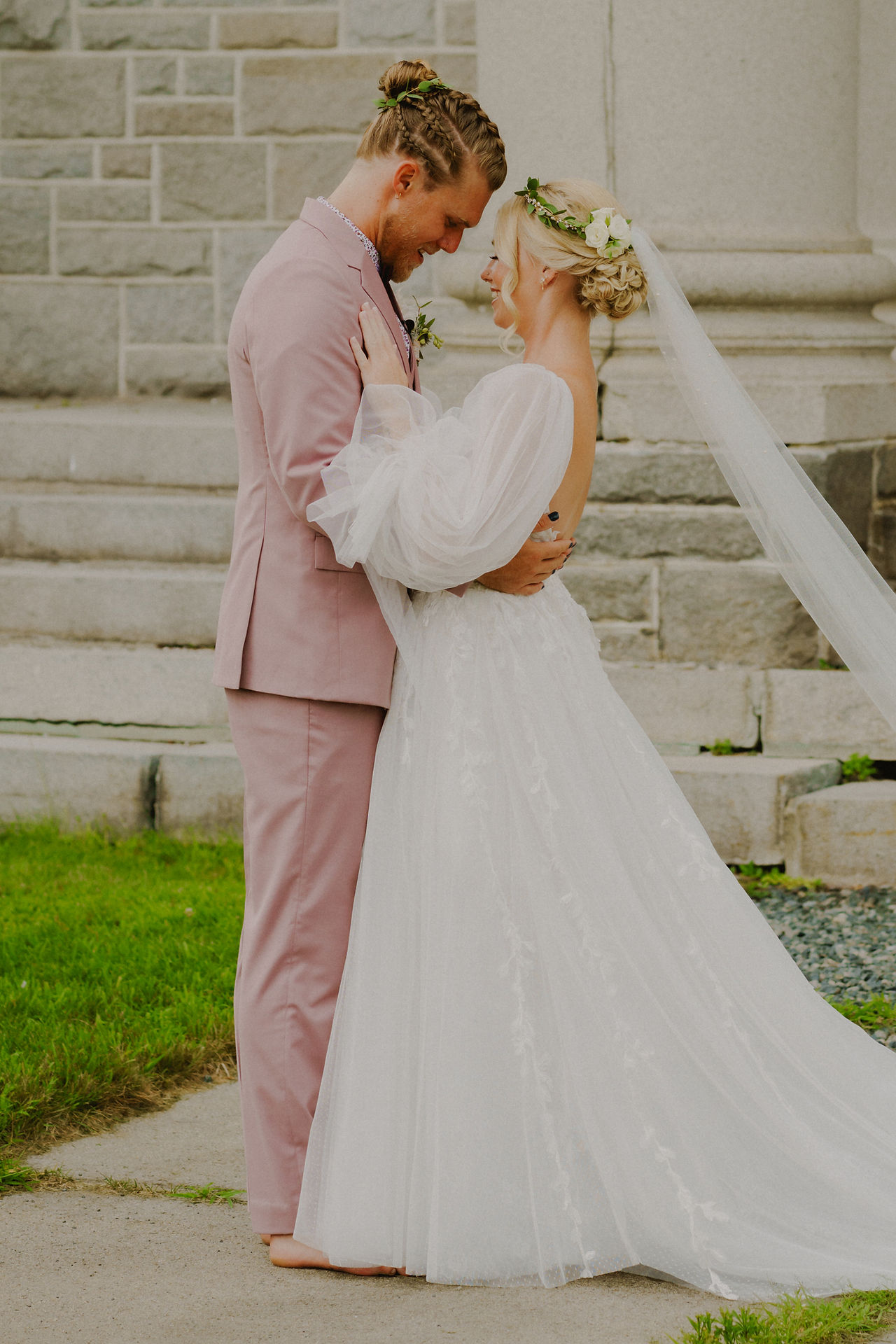 boho bride and groom first look at Enfield Shaker Museum in New Hampshire