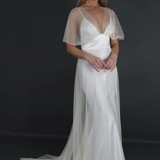 wedding dress, isle of wight weddings, bride, bridal, ivory dress, 29 atelier, bridal topper