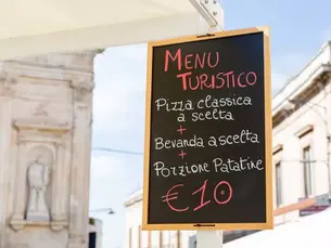 How to spot a tourist trap