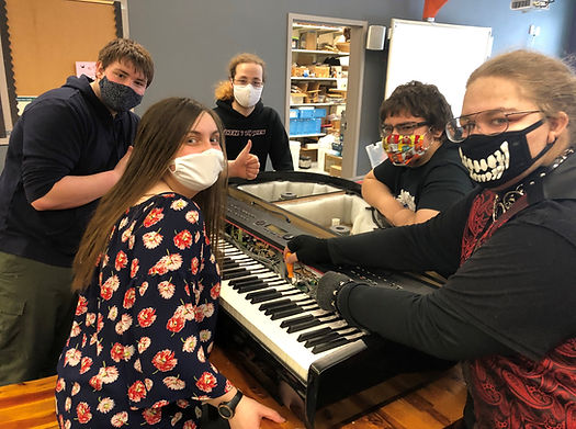 Piano 3.jpg