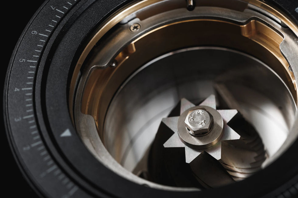 WPM KONOS: unieke 71mm conische molen met stepless afstelling, ultra lage retentie en instelbaar toerental.