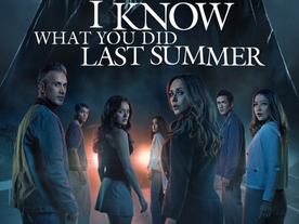 Image (L to R) of Freddie Prinze Jr., Tyriq Withers, Chase Sui Wonders, Sarah Pidgeon, Jennifer Love Hewitt, Jonah Hauer-King, Madelyn Cline in I Know What You Did Last Summer (2025)