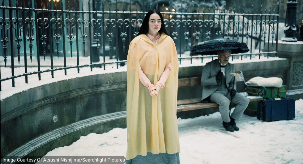 Image Emma Stone and Mark Ruffalo in POOR THINGS Courtesy of Searchlight Pictures
