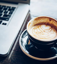 Portátil y de café