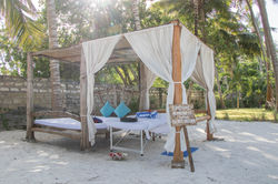 MHOB - BEACHSIDE MASSAGE 1