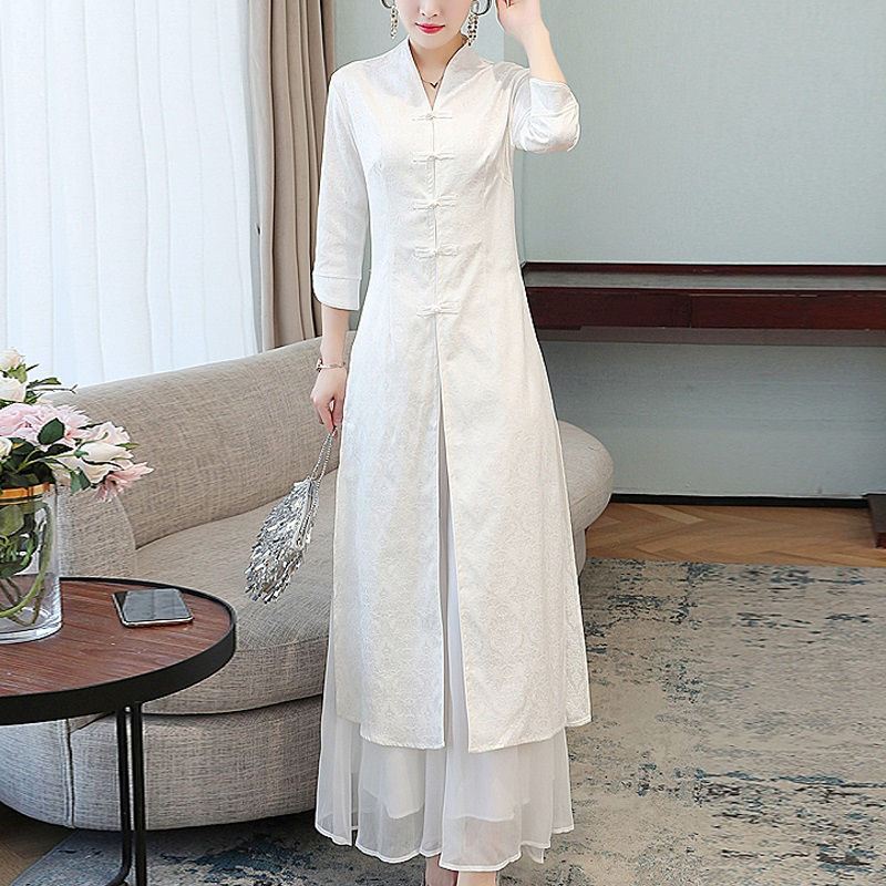 Thumbnail: Retro Cotton Linen Qipao Dress with Seven-Point Sleeves