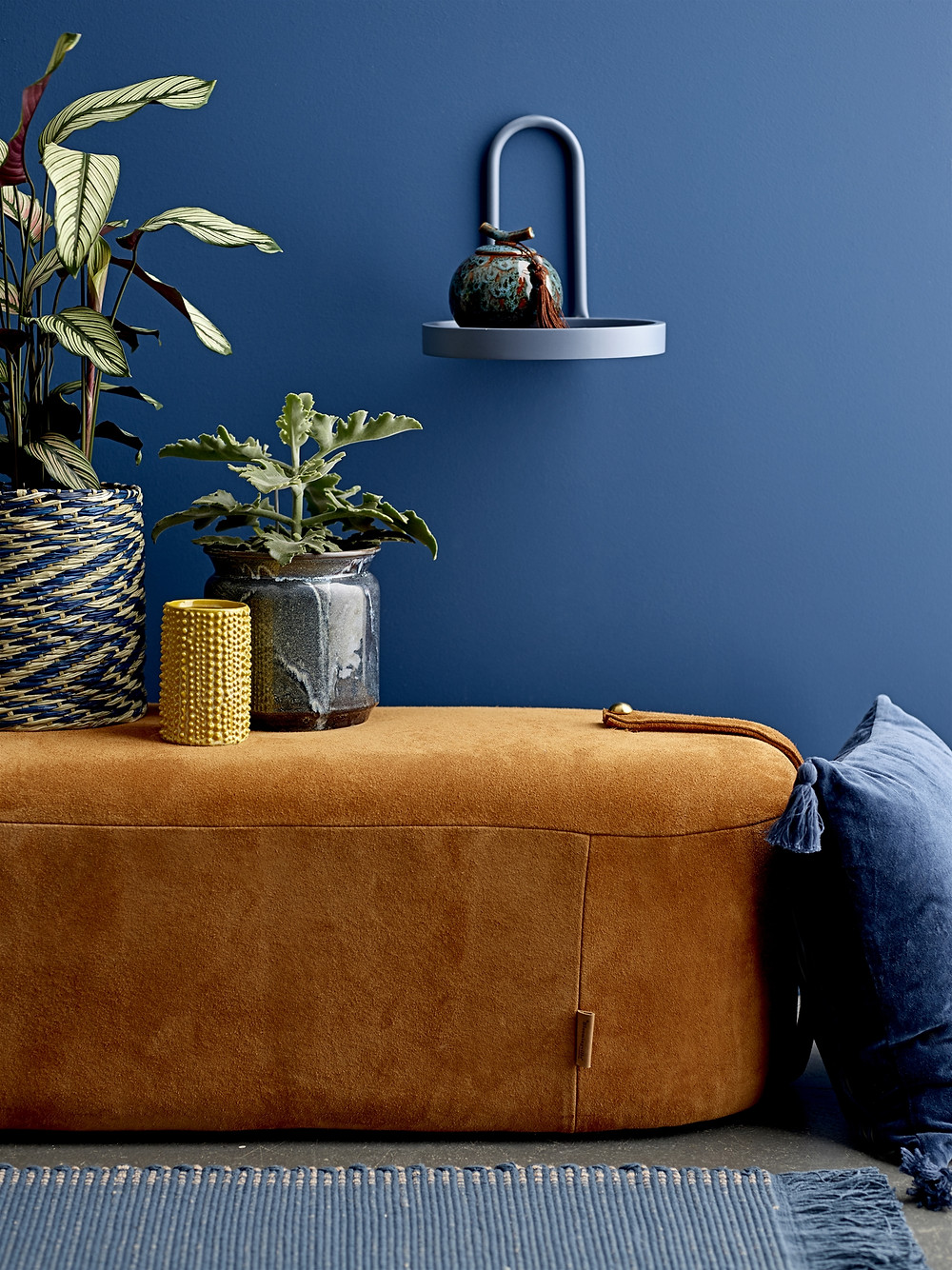 décoration intérieure tendance en bleu profond