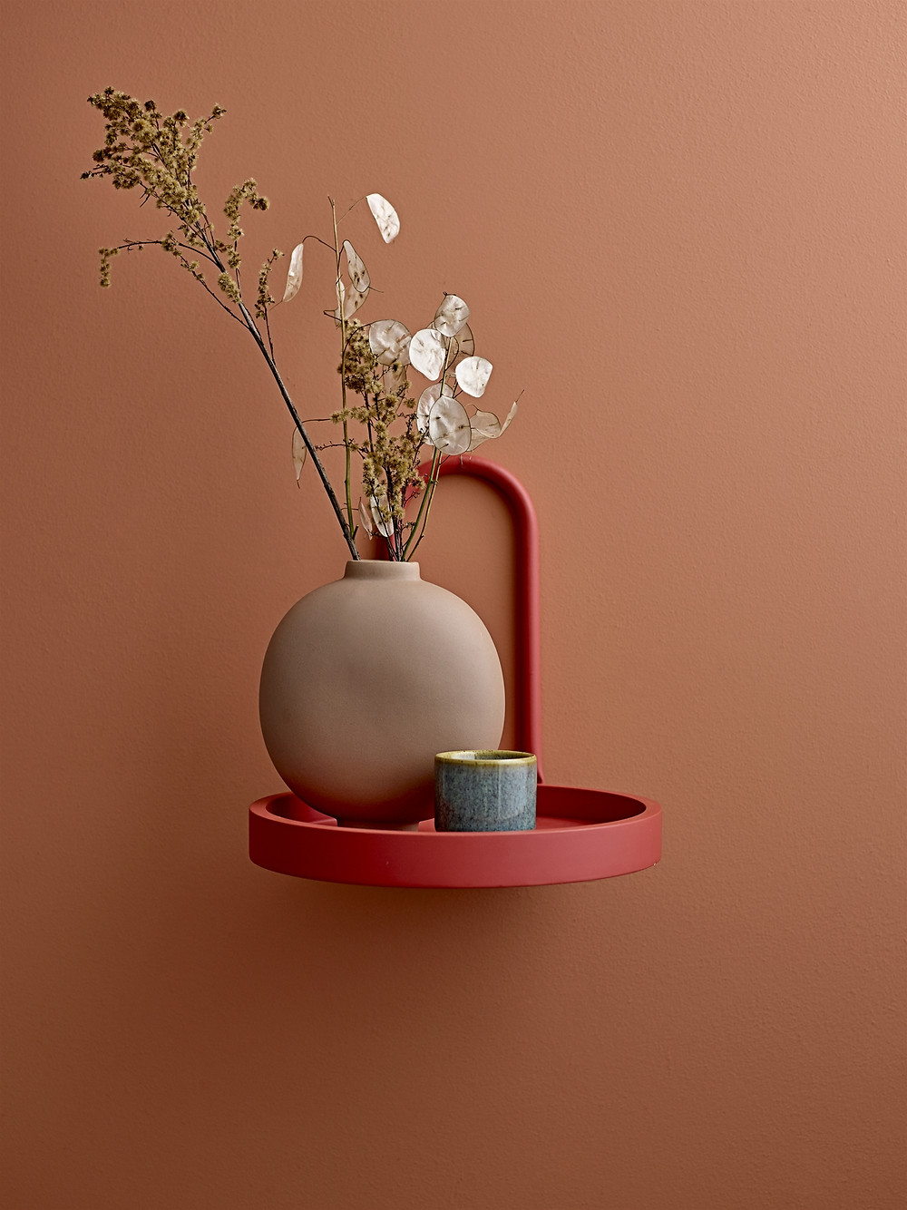 étagère minimaliste de couleurs pastel