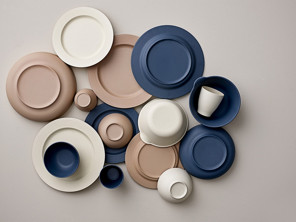Lot d’assiettes bleues tendance scandinave minimaliste