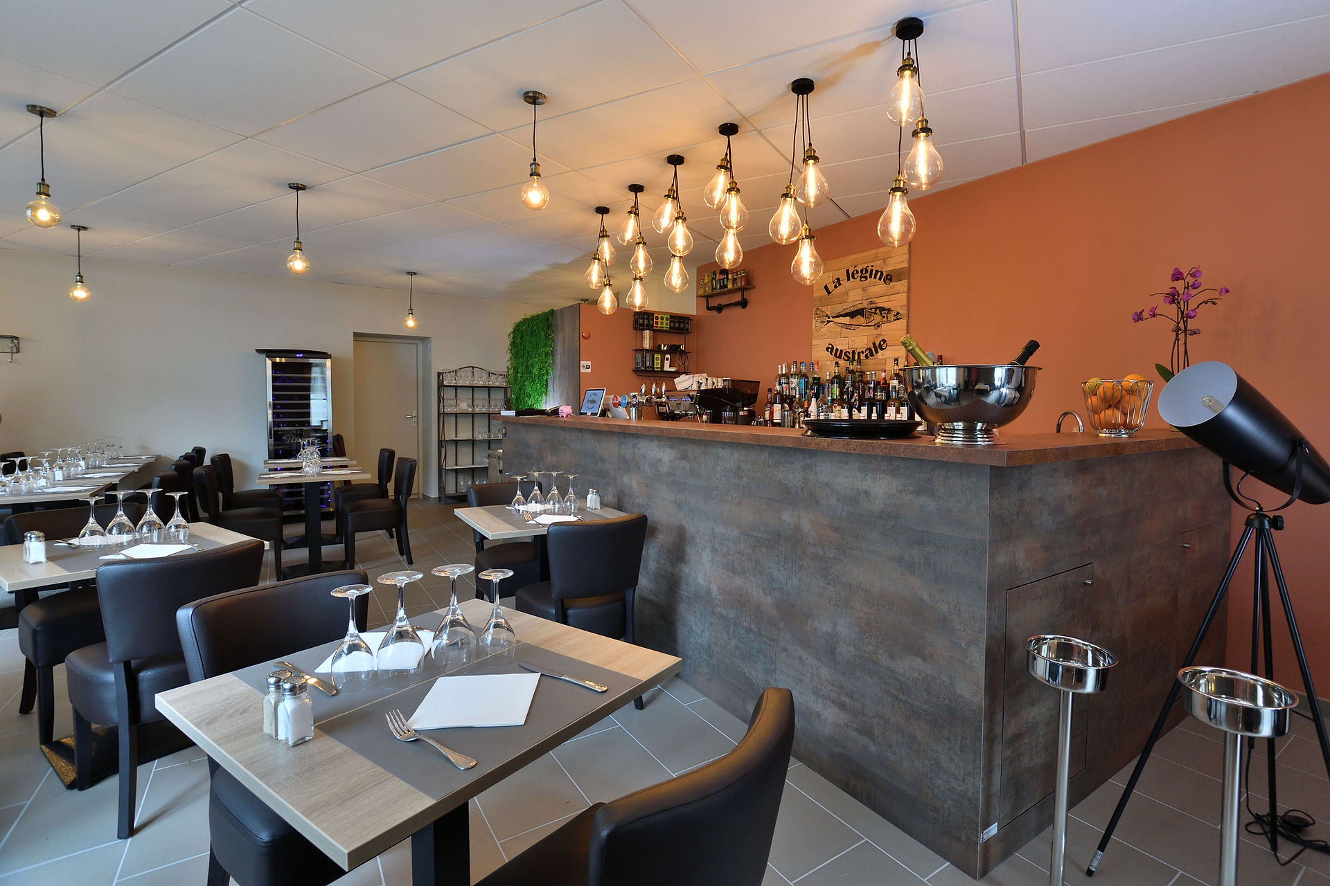 Rénovationd_e_restaurant_par_l'architecte_d'intérieur_Tiffany_Fayolle,_la_légine_australe_à_Brignais