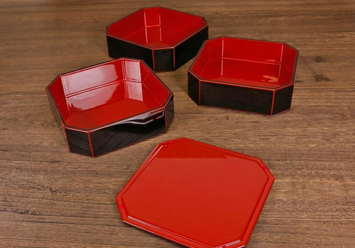 慎太郎ごのみ ♠︎ 赤い八角形の漆器重箱 | 漆器 qtarou 共箱 茶道具