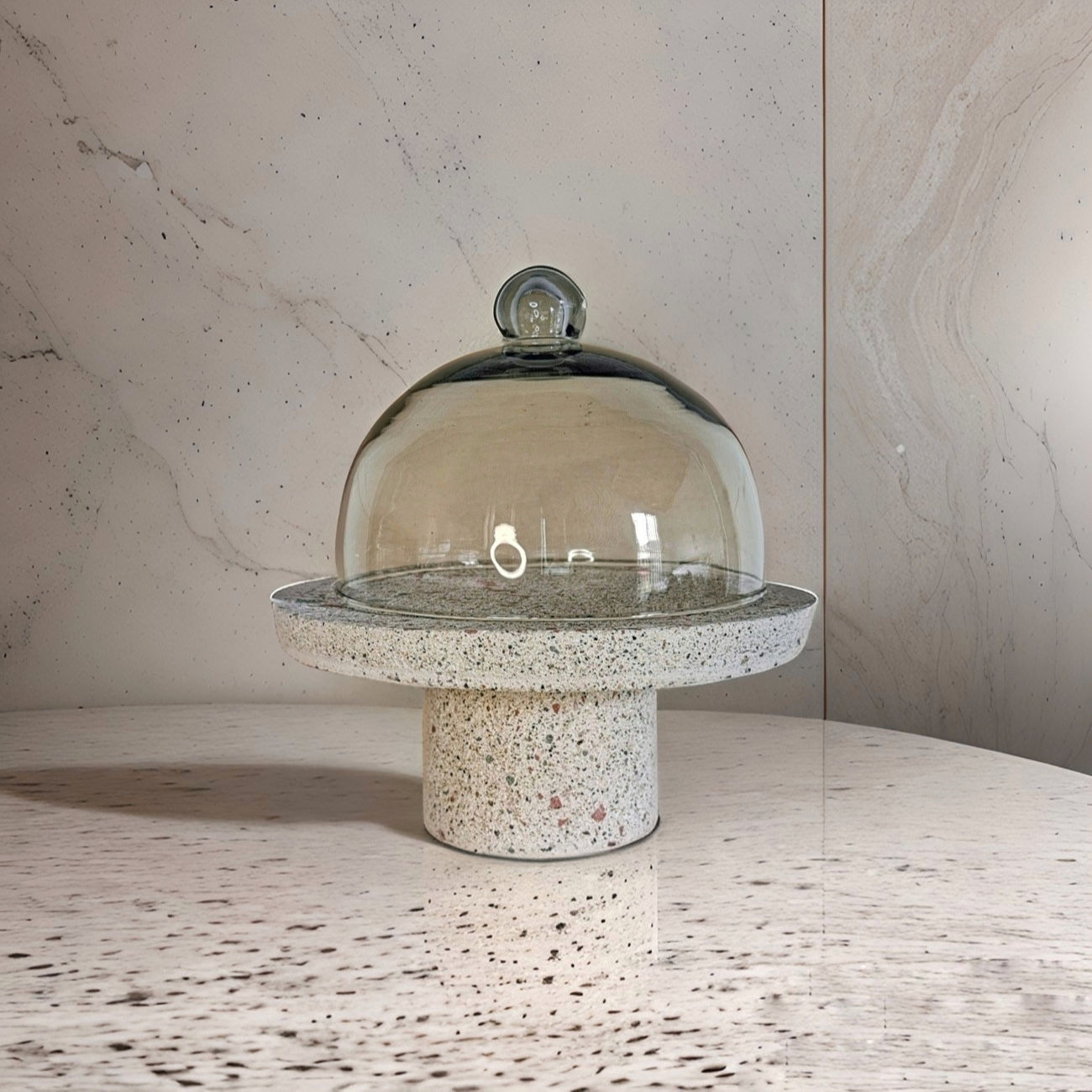 Tortera con cúpula de vidrio