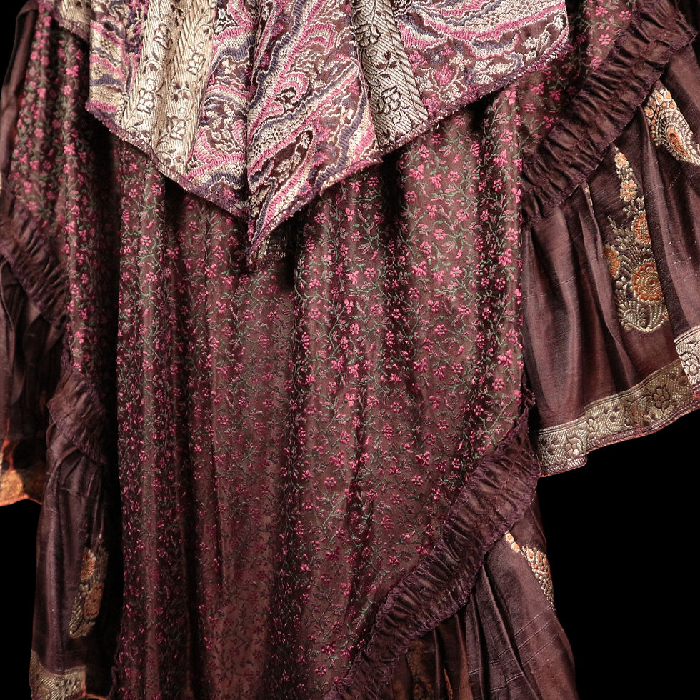 Thumbnail: BELLE AMOUR, Long Barocco Bustle