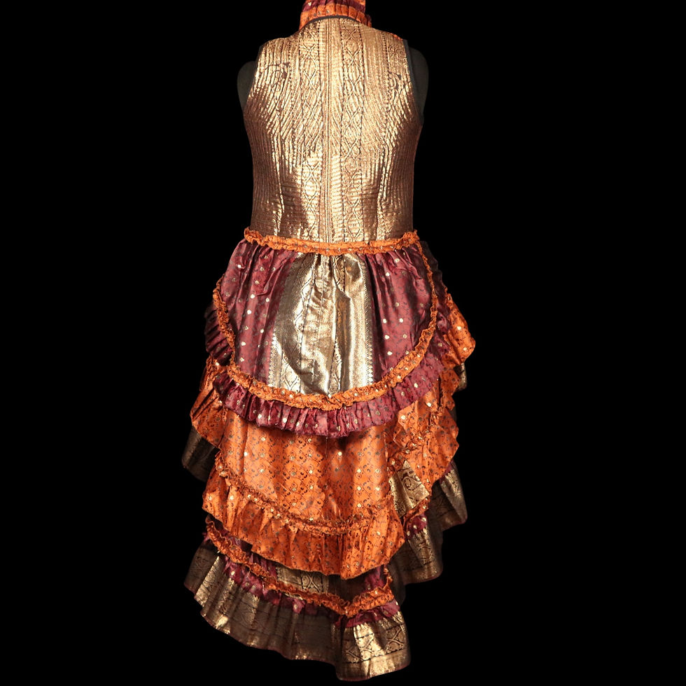 サムネイル： BURNISHED BLOOD Esmeralda Gown