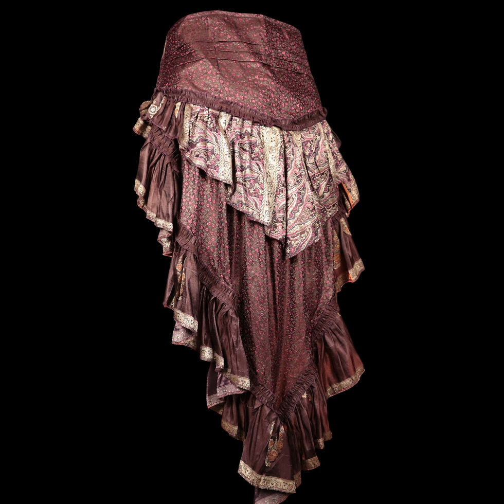 Thumbnail: BELLE AMOUR, Long Barocco Bustle