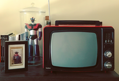 red%2520and%2520black%2520crt%2520tv_edited_edited.png