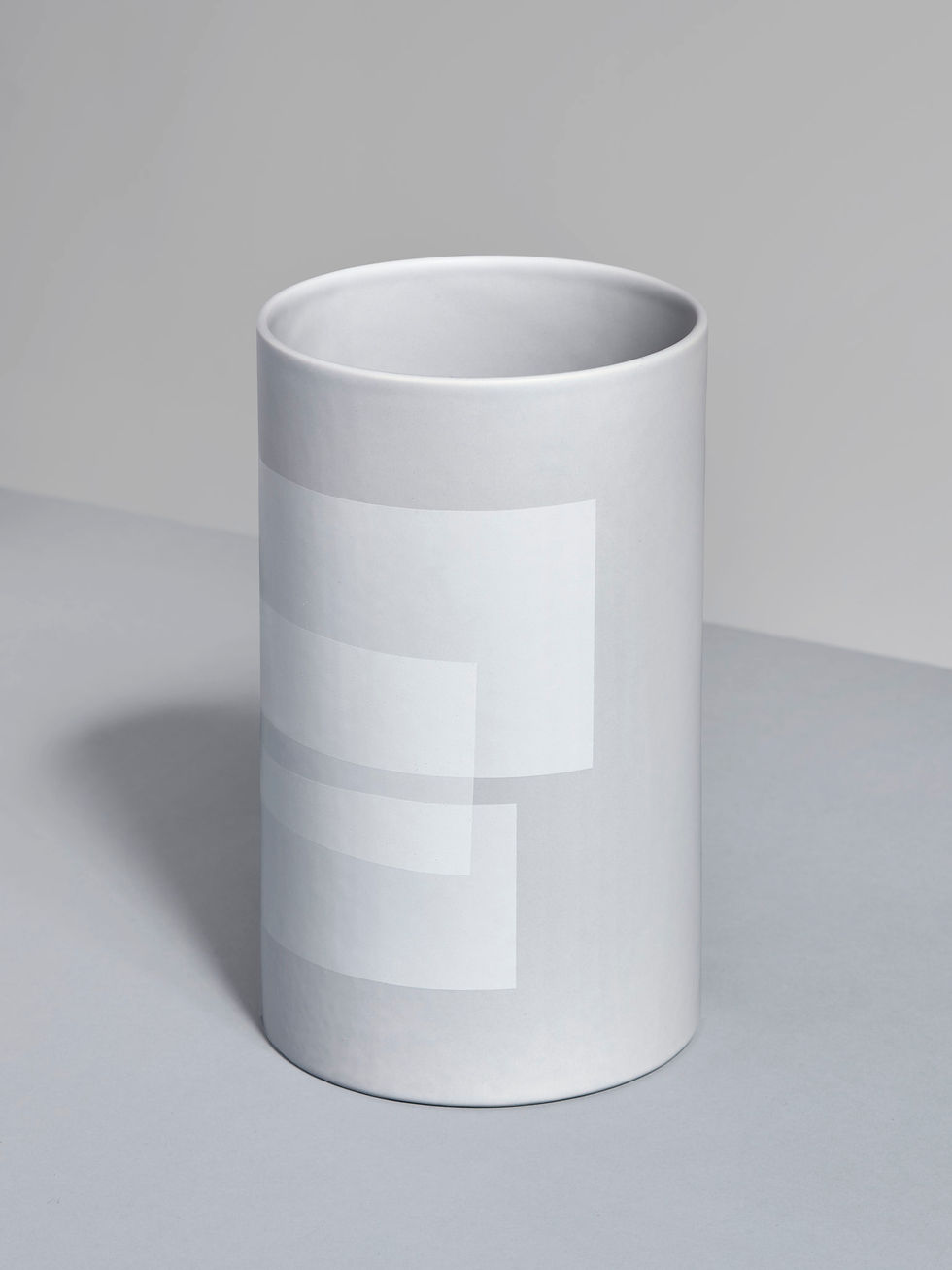 Thumbnail: UNFOILED vase grey