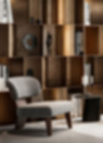 Aménagement d'un salon avec bibliothèque