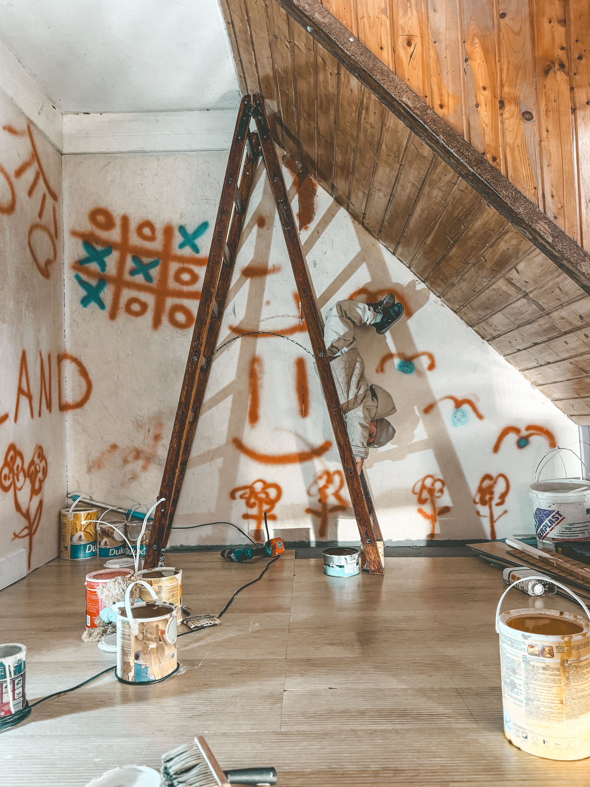 Tirolland Haus steht Kopf