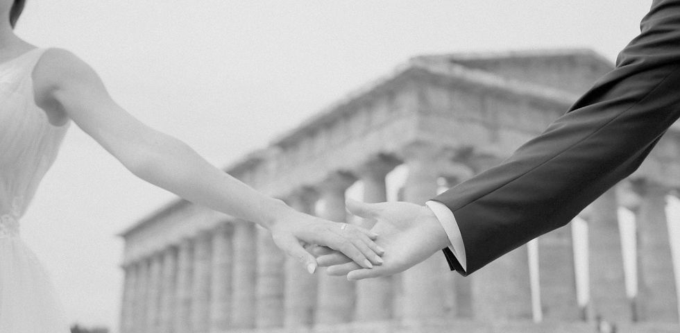 romantic clip in Paestum