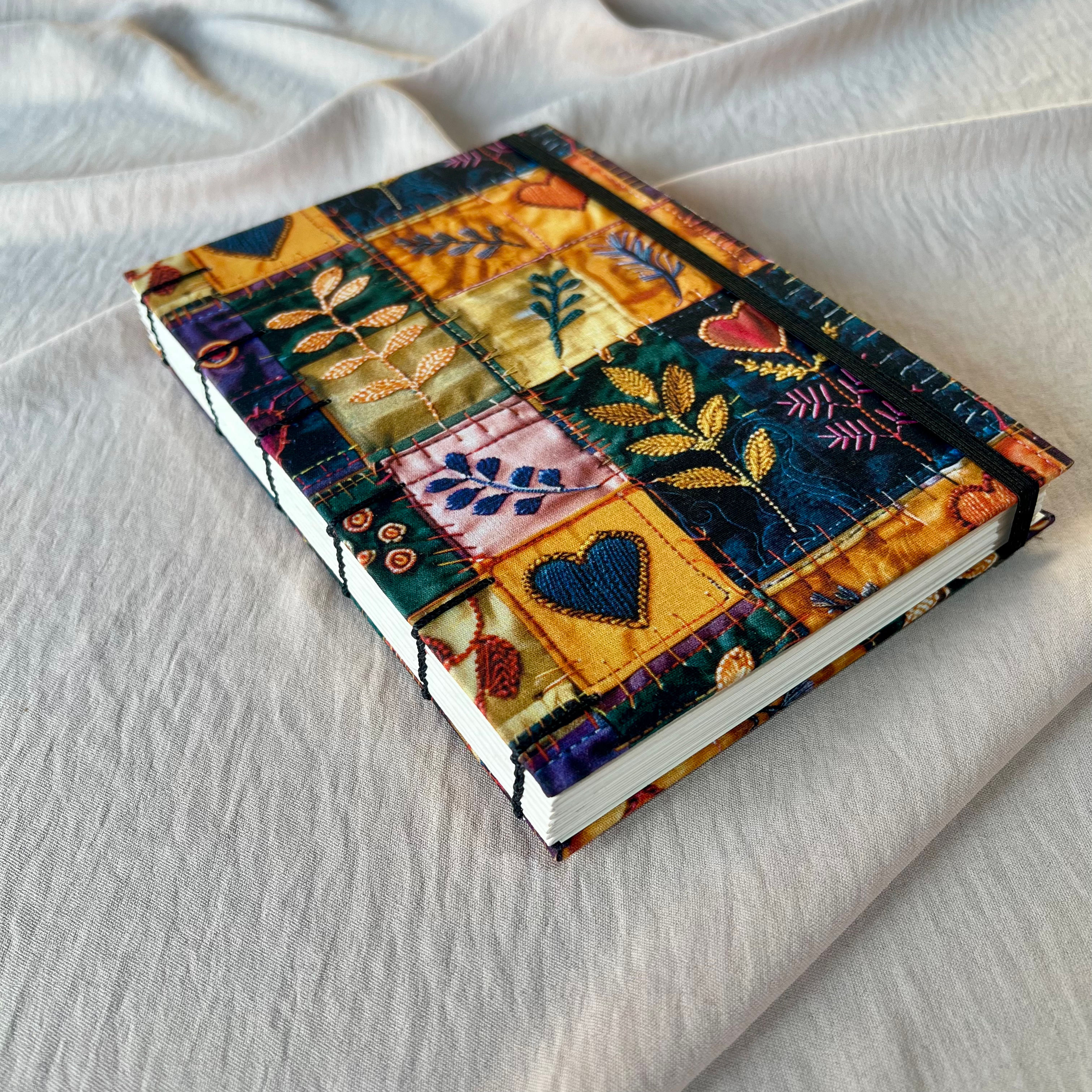Caderno Colcha de Amor - 192 pags - SEM pauta - costura Copta